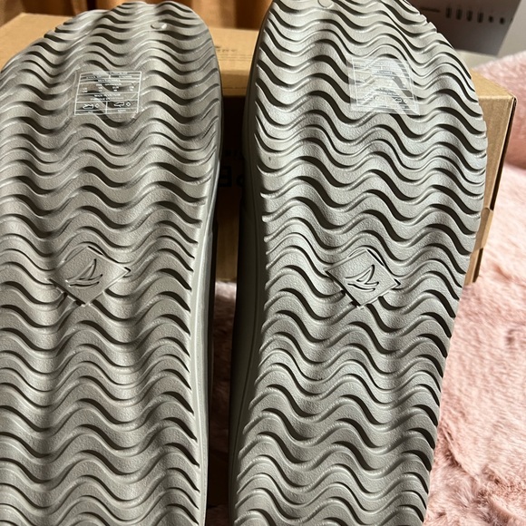 Sperry - Picture 4 of 5